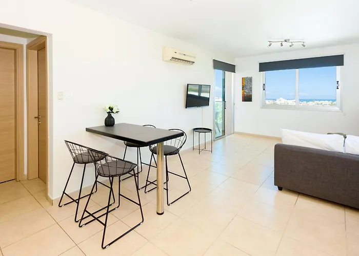 Sea View Apt*spacious Balcony*200m To The 아파트 *